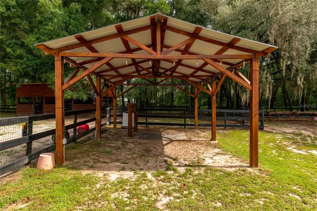 2735 NE 127th Place Anthony FL 32617