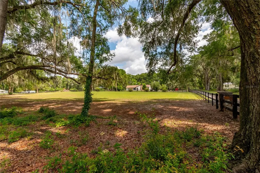 2735 NE 127th Place Anthony FL 32617