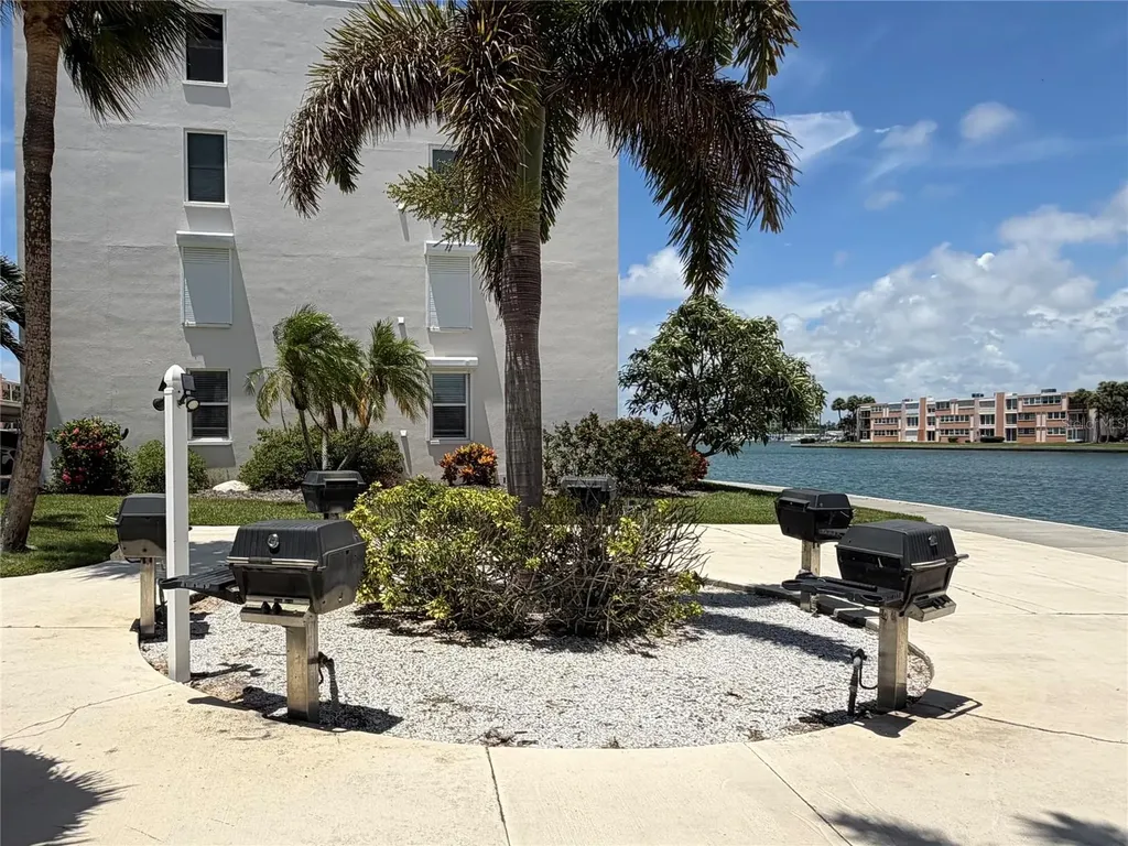 7400 Sun Island Drive S South Pasadena FL 33707