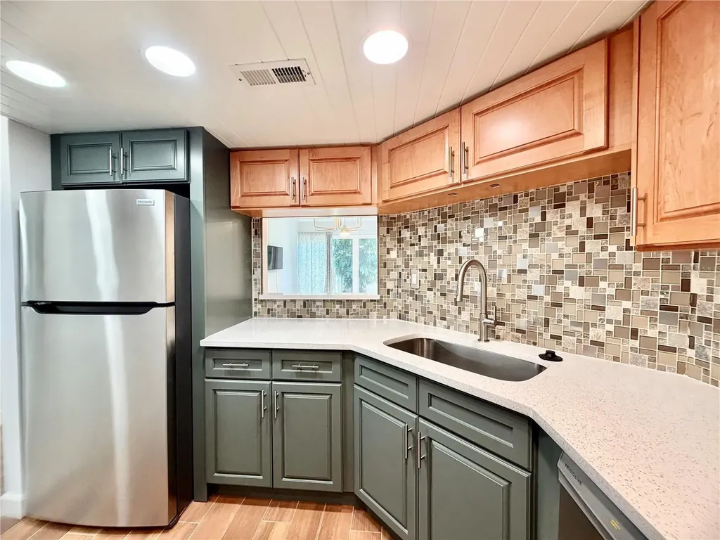 7400 Sun Island Drive S South Pasadena FL 33707