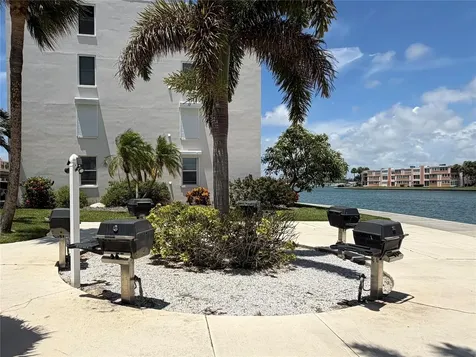 7400 Sun Island Drive S South Pasadena FL 33707