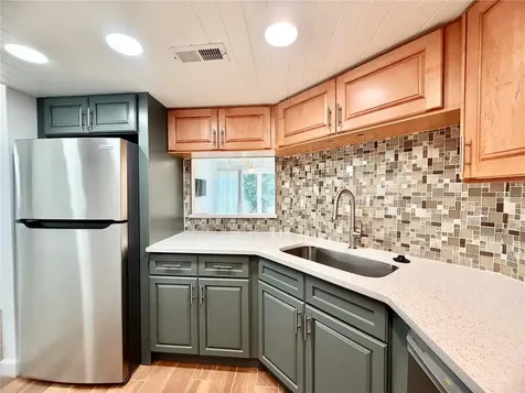 7400 Sun Island Drive S South Pasadena FL 33707