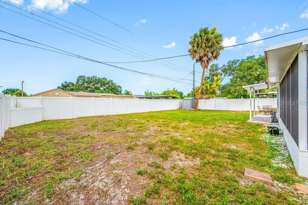 6752 31st Terrace N St Petersburg FL 33710