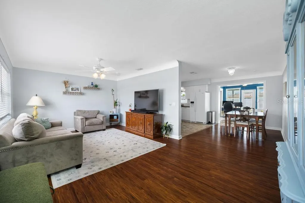 6752 31st Terrace N St Petersburg FL 33710