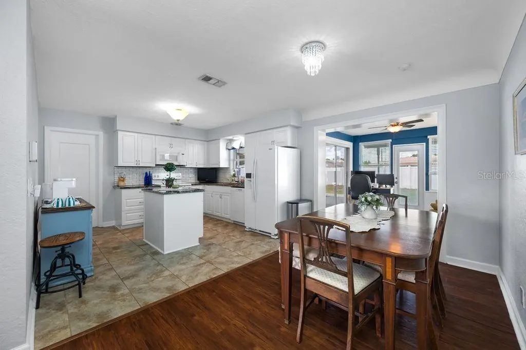 6752 31st Terrace N St Petersburg FL 33710