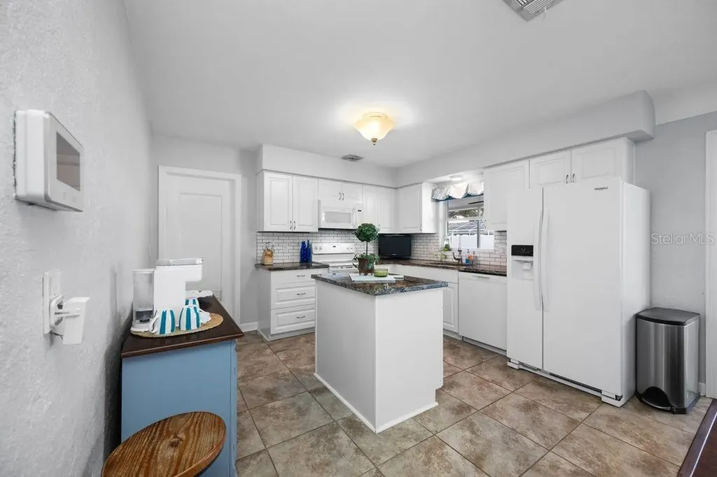 6752 31st Terrace N St Petersburg FL 33710