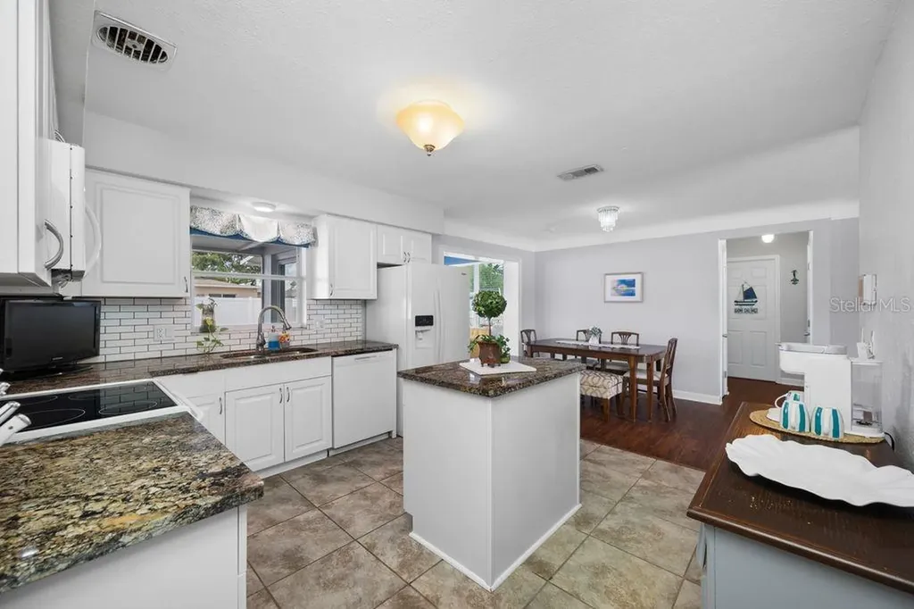 6752 31st Terrace N St Petersburg FL 33710