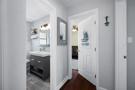6752 31st Terrace N St Petersburg FL 33710