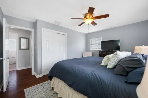 6752 31st Terrace N St Petersburg FL 33710