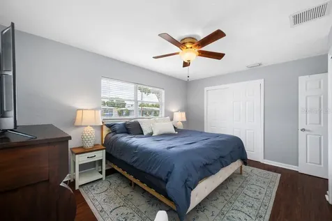 6752 31st Terrace N St Petersburg FL 33710