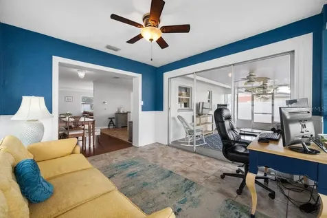 6752 31st Terrace N St Petersburg FL 33710