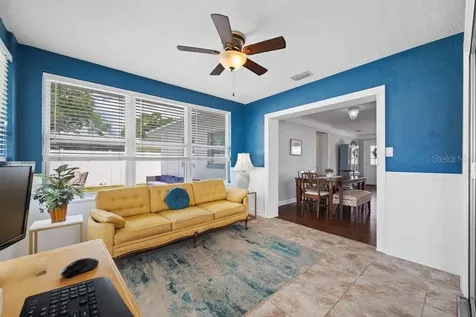 6752 31st Terrace N St Petersburg FL 33710