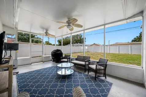 6752 31st Terrace N St Petersburg FL 33710