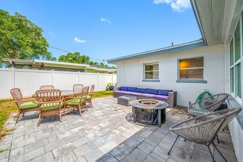 6752 31st Terrace N St Petersburg FL 33710