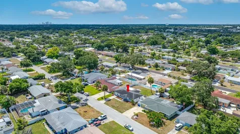 6752 31st Terrace N St Petersburg FL 33710