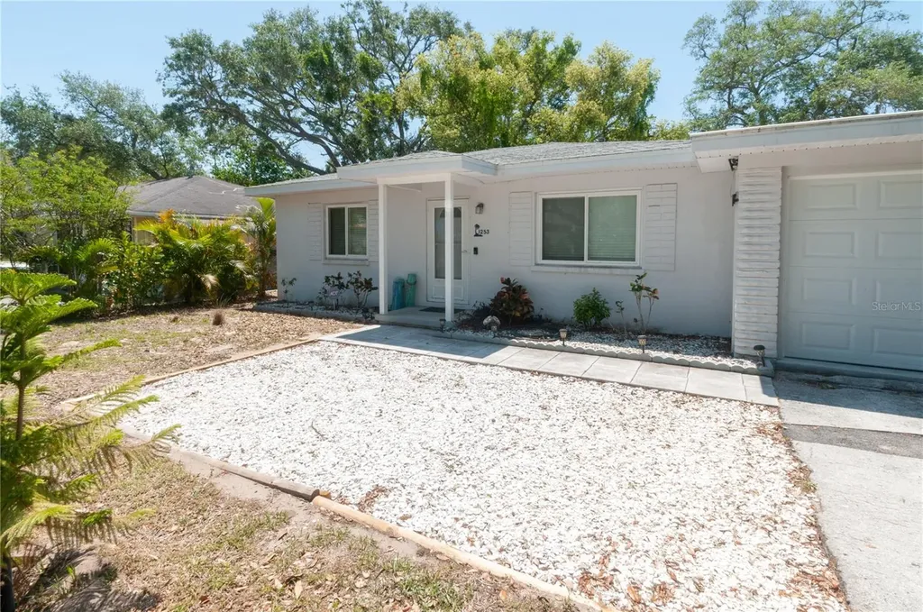 1253 Union Street Clearwater FL 33755