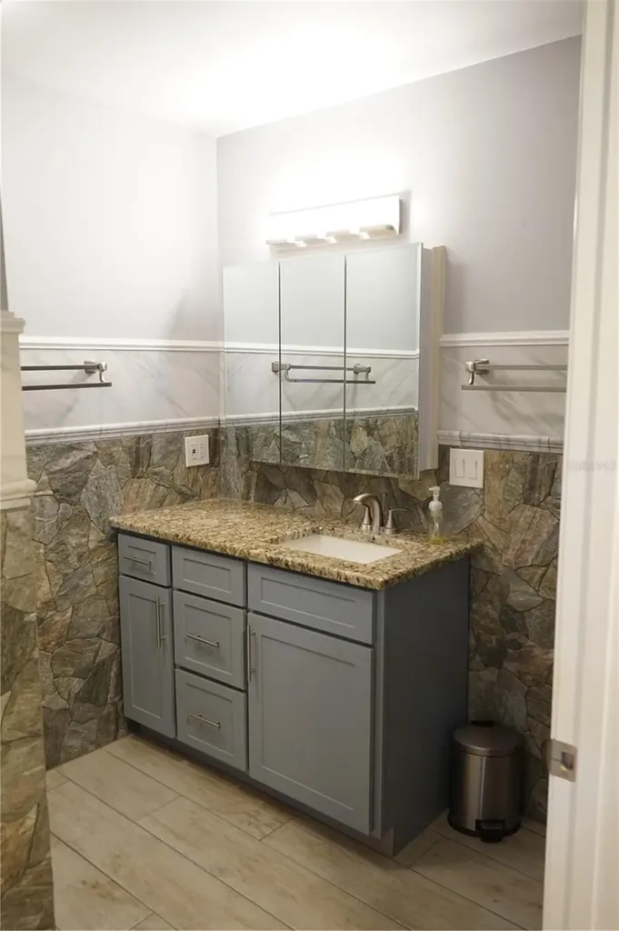 424 Lake Point Court Sun City Center FL 33573