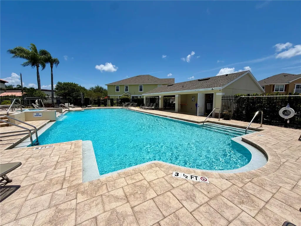 5142 6th Way N St Petersburg FL 33703