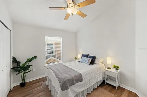 5142 6th Way N St Petersburg FL 33703