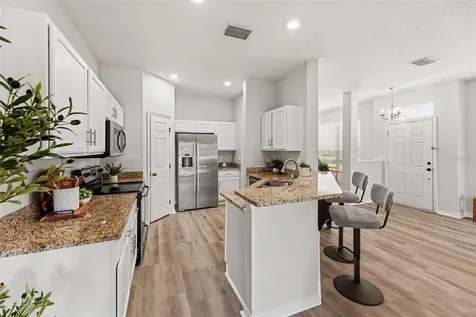 5142 6th Way N St Petersburg FL 33703