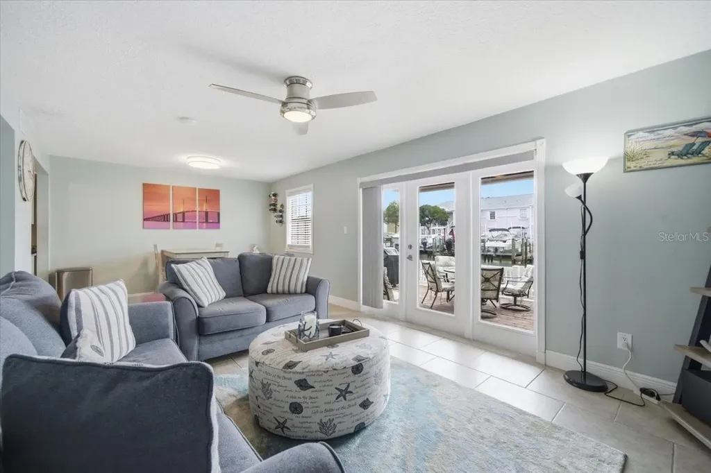 4843 Coquina Key Drive SE St Petersburg FL 33705