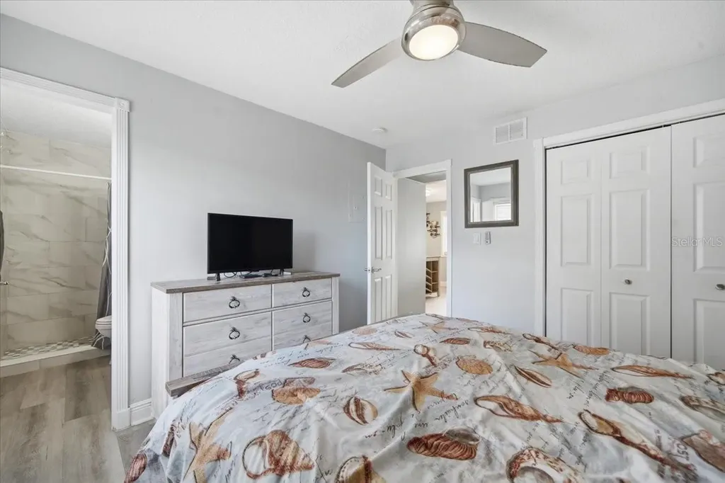 4843 Coquina Key Drive SE St Petersburg FL 33705