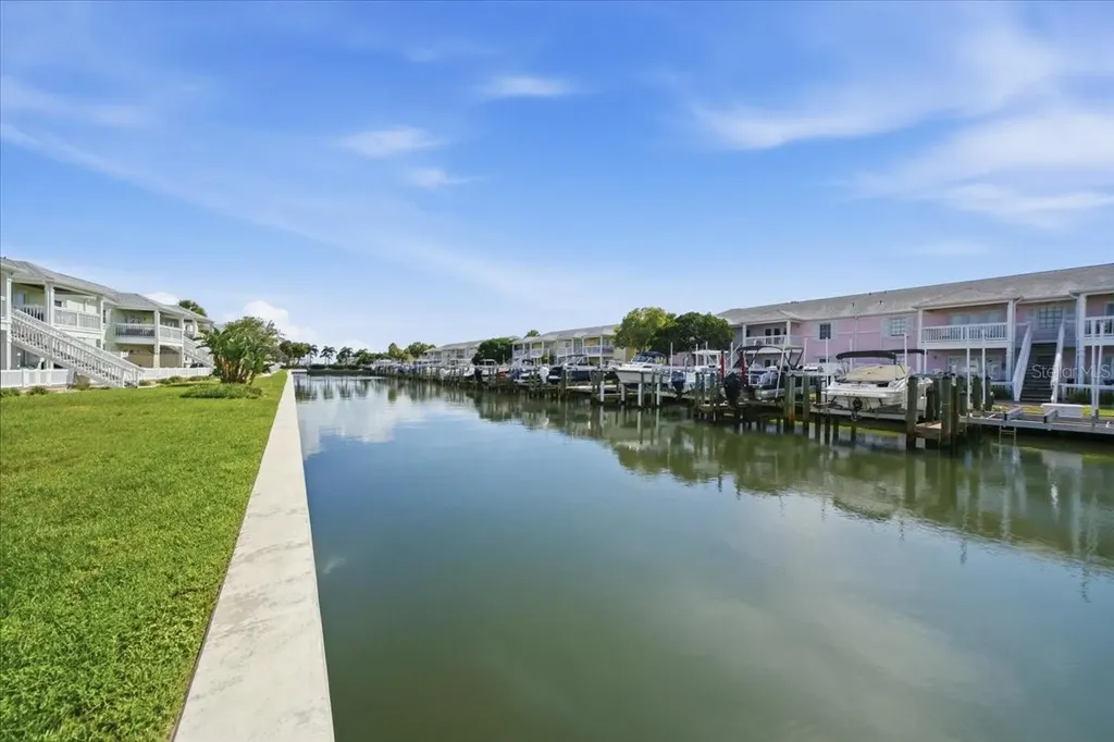 4843 Coquina Key Drive SE St Petersburg FL 33705