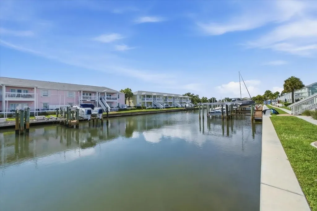 4843 Coquina Key Drive SE St Petersburg FL 33705