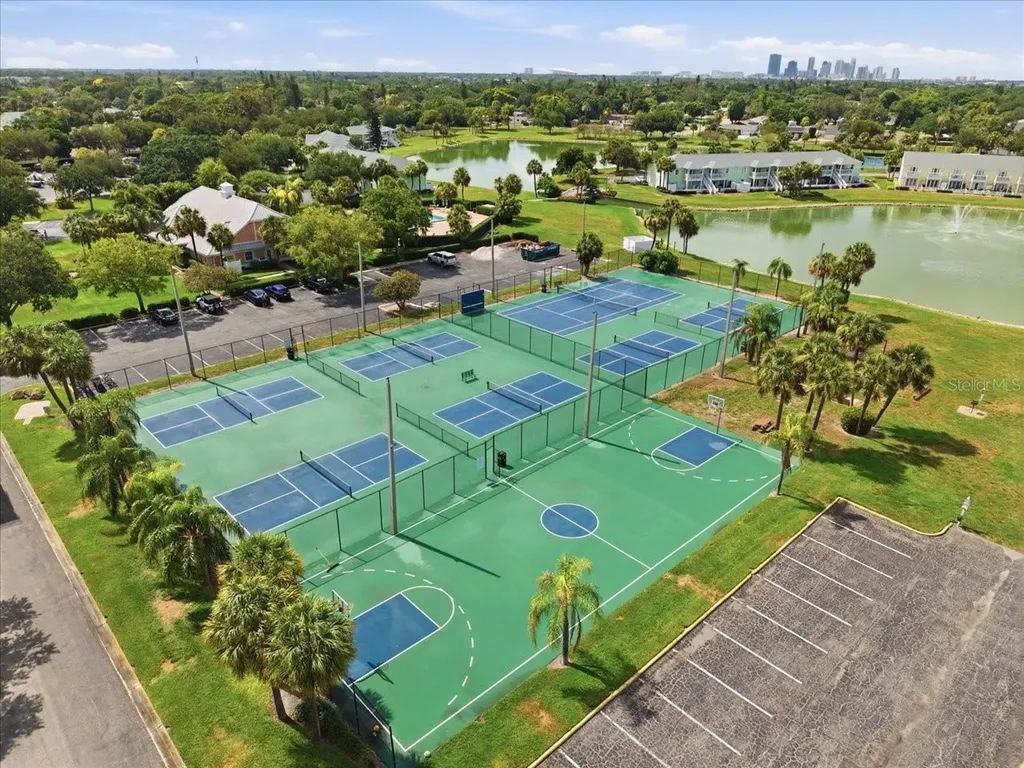4843 Coquina Key Drive SE St Petersburg FL 33705
