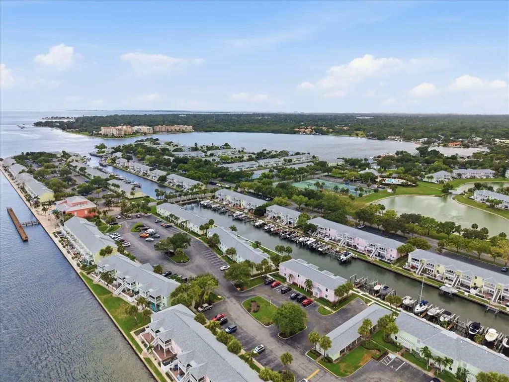 4843 Coquina Key Drive SE St Petersburg FL 33705