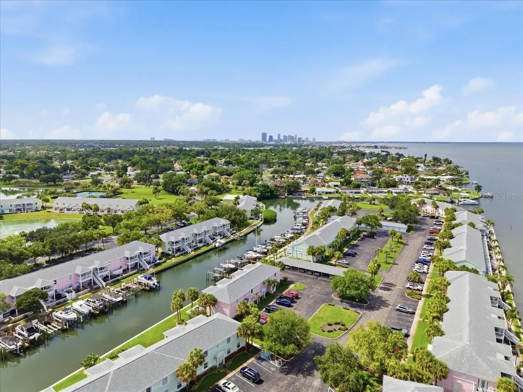 4843 Coquina Key Drive SE St Petersburg FL 33705