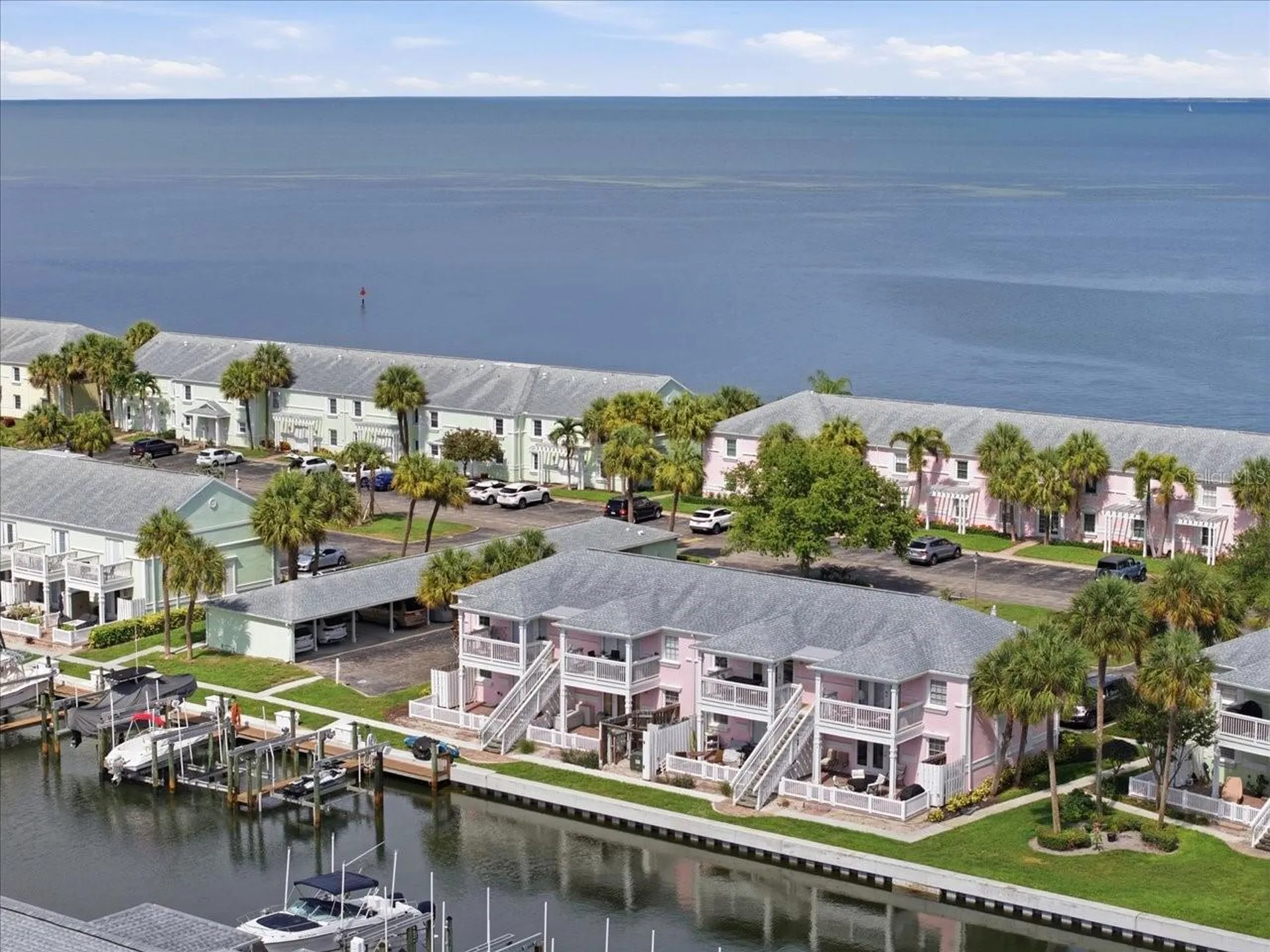 4843 Coquina Key Drive SE St Petersburg FL 33705