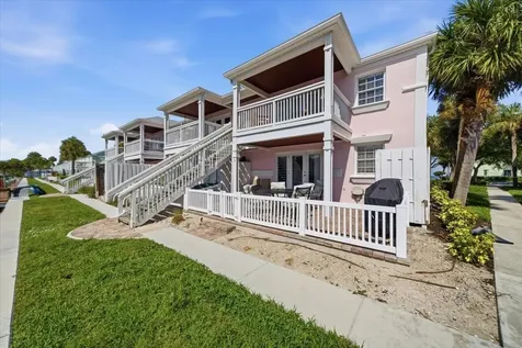 4843 Coquina Key Drive SE St Petersburg FL 33705