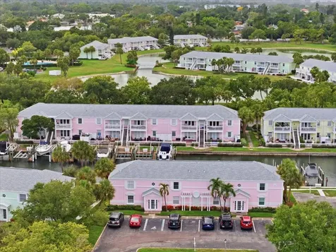 4843 Coquina Key Drive SE St Petersburg FL 33705