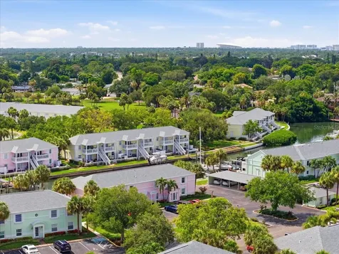 4843 Coquina Key Drive SE St Petersburg FL 33705