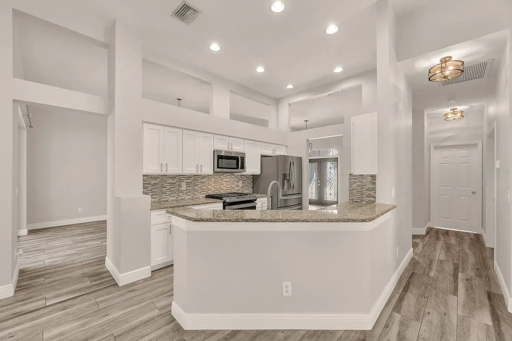5849 Heronrise Crescent Drive Lithia FL 33547