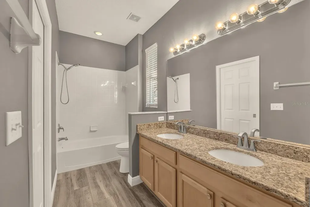 5849 Heronrise Crescent Drive Lithia FL 33547
