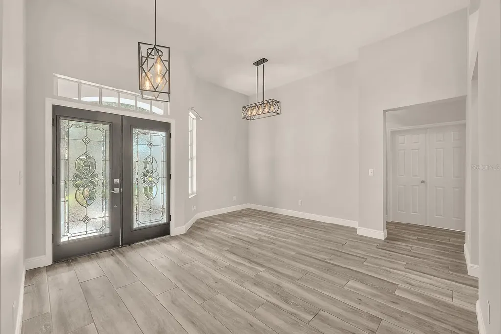 5849 Heronrise Crescent Drive Lithia FL 33547