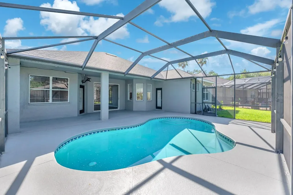 5849 Heronrise Crescent Drive Lithia FL 33547