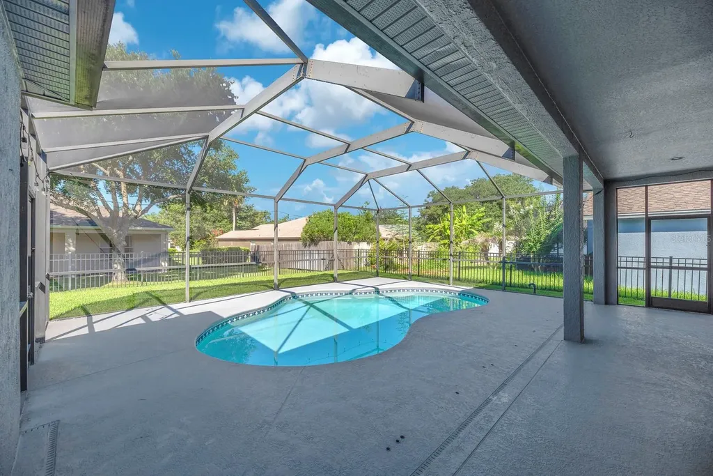 5849 Heronrise Crescent Drive Lithia FL 33547