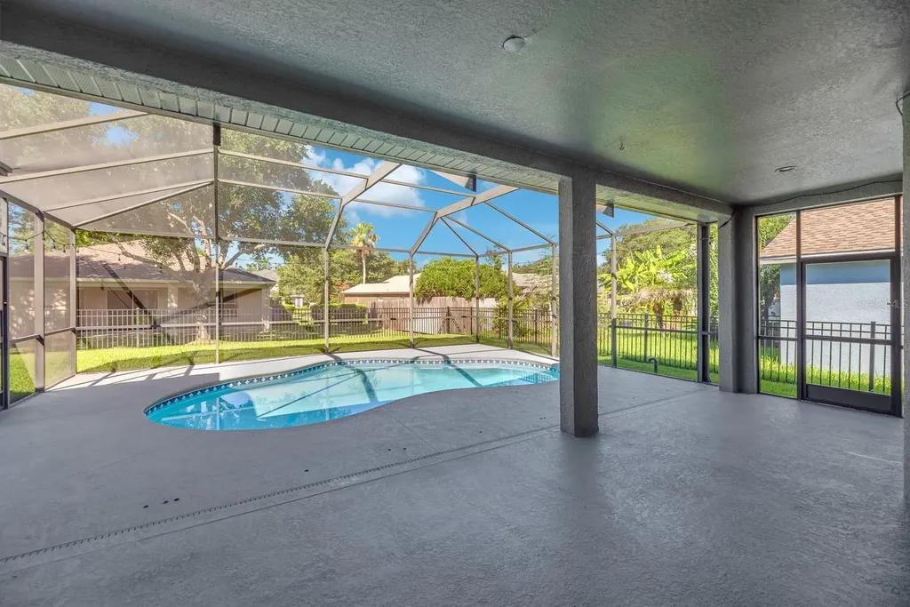 5849 Heronrise Crescent Drive Lithia FL 33547
