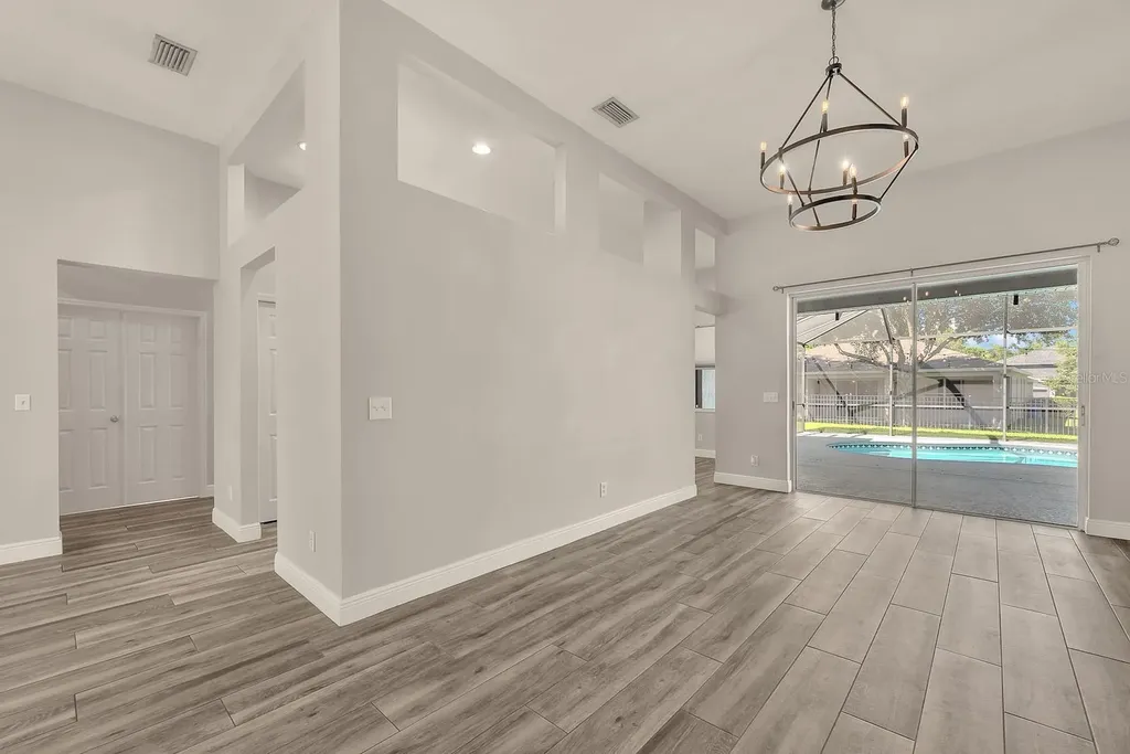 5849 Heronrise Crescent Drive Lithia FL 33547
