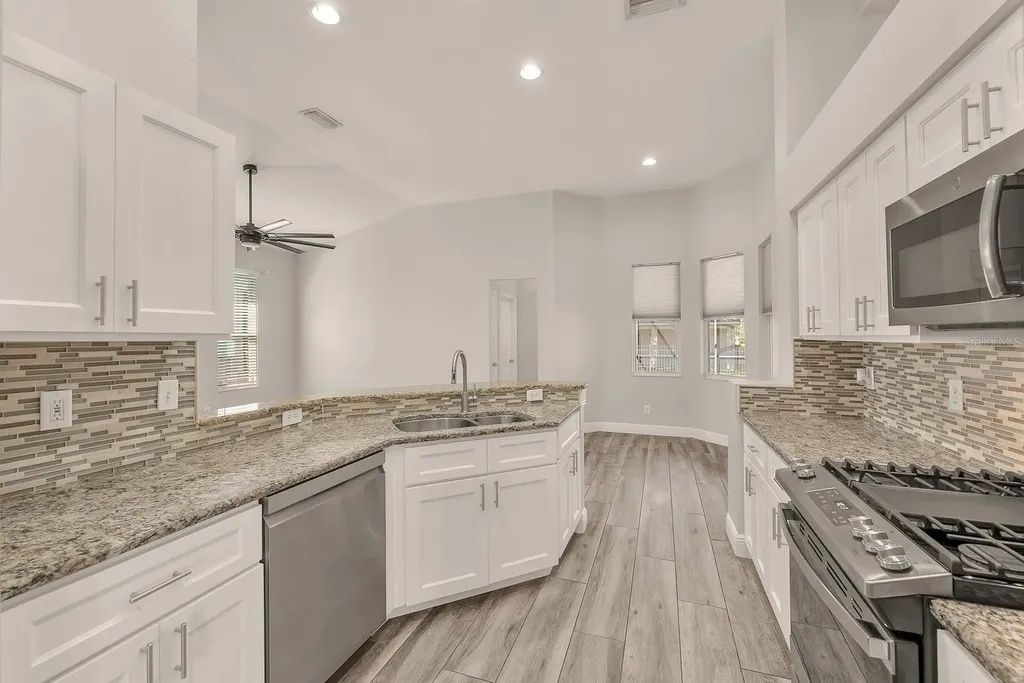 5849 Heronrise Crescent Drive Lithia FL 33547