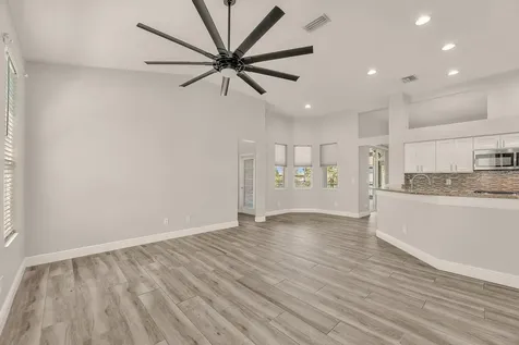 5849 Heronrise Crescent Drive Lithia FL 33547