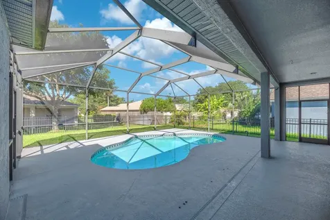 5849 Heronrise Crescent Drive Lithia FL 33547