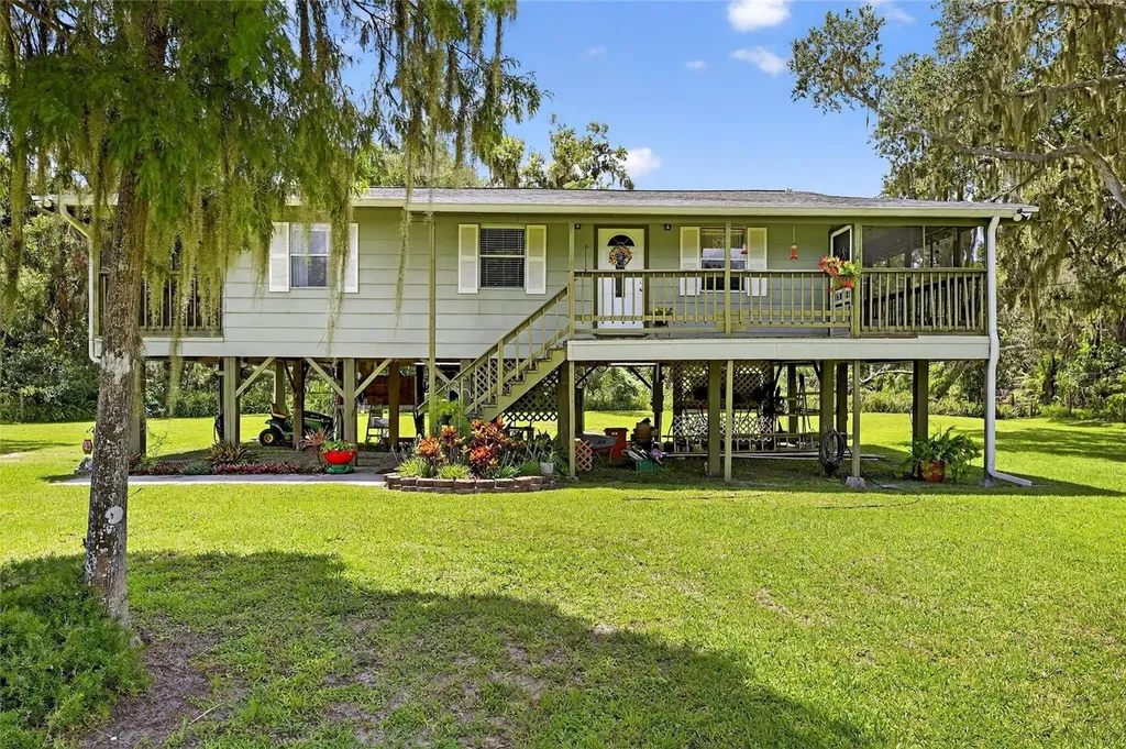 205 Wendel Avenue Lithia FL 33547