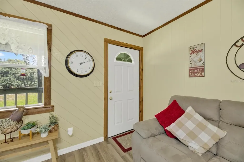205 Wendel Avenue Lithia FL 33547