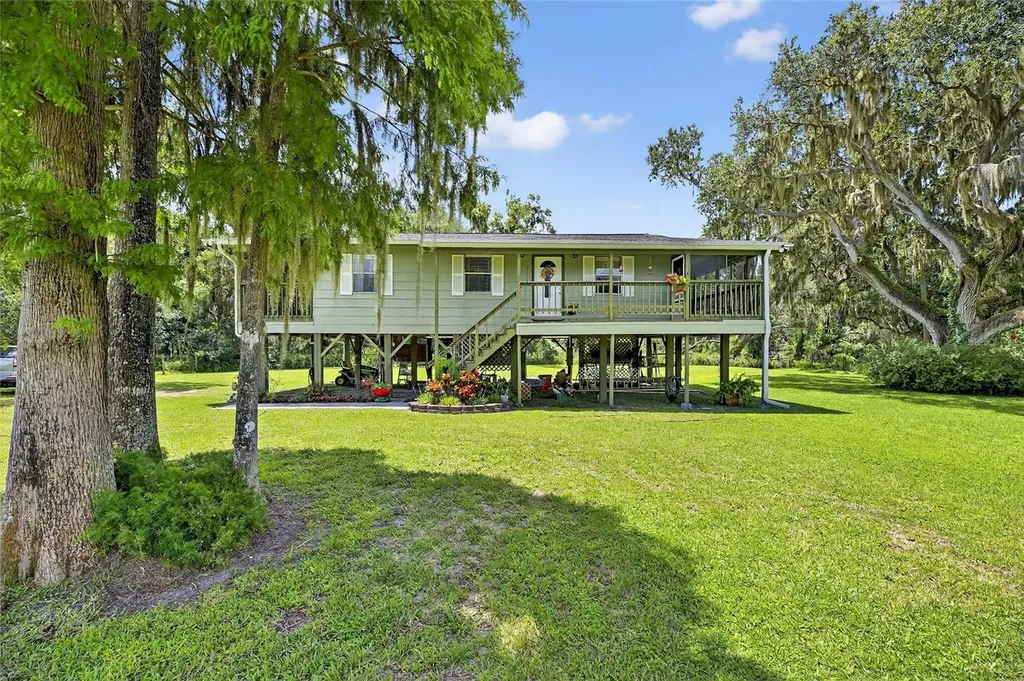 205 Wendel Avenue Lithia FL 33547