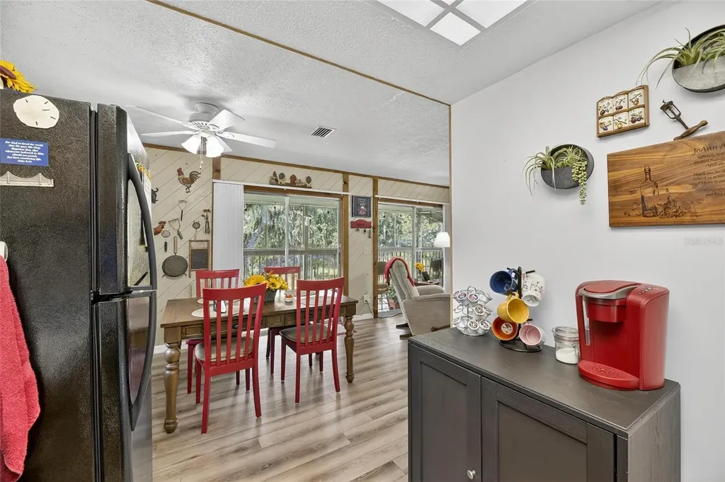 205 Wendel Avenue Lithia FL 33547