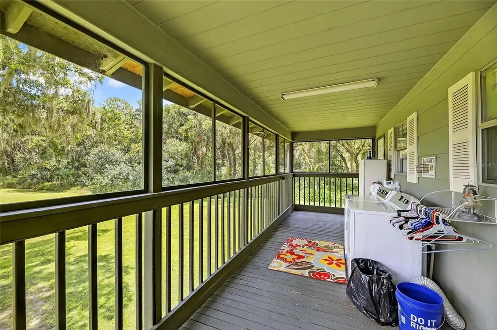 205 Wendel Avenue Lithia FL 33547